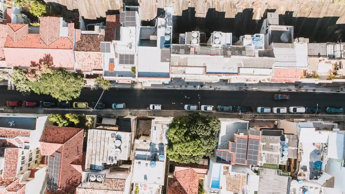 Instalação de painéis solares na cidade de Araguari MG